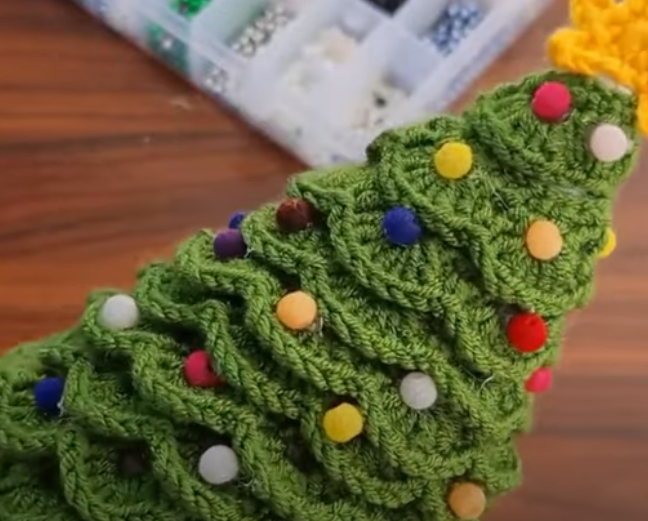 Repetaing Pattern Shells Crochet Christmas Tree Decoration Pattern - Grandma's Crafts