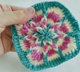 Three-Dimensional Star Crochet Motif